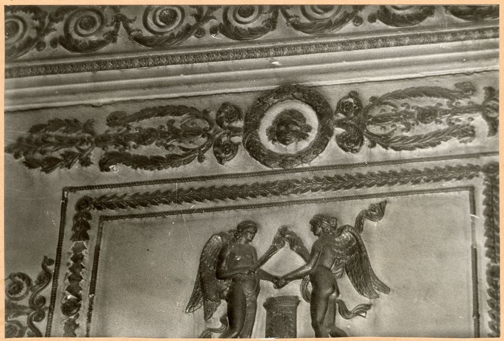 grande salle, détail du décor