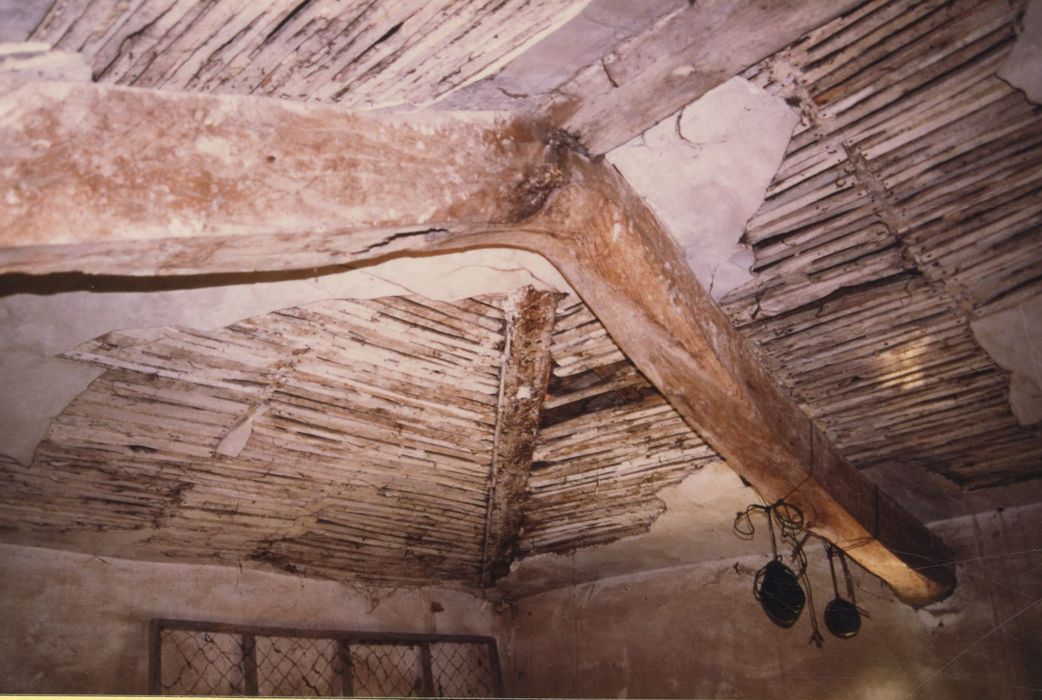 pavillon est, 1er étage, chambre dite de l’évêque, vue partielle de la charpente