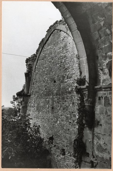 vestiges de la chapelle, mur nord