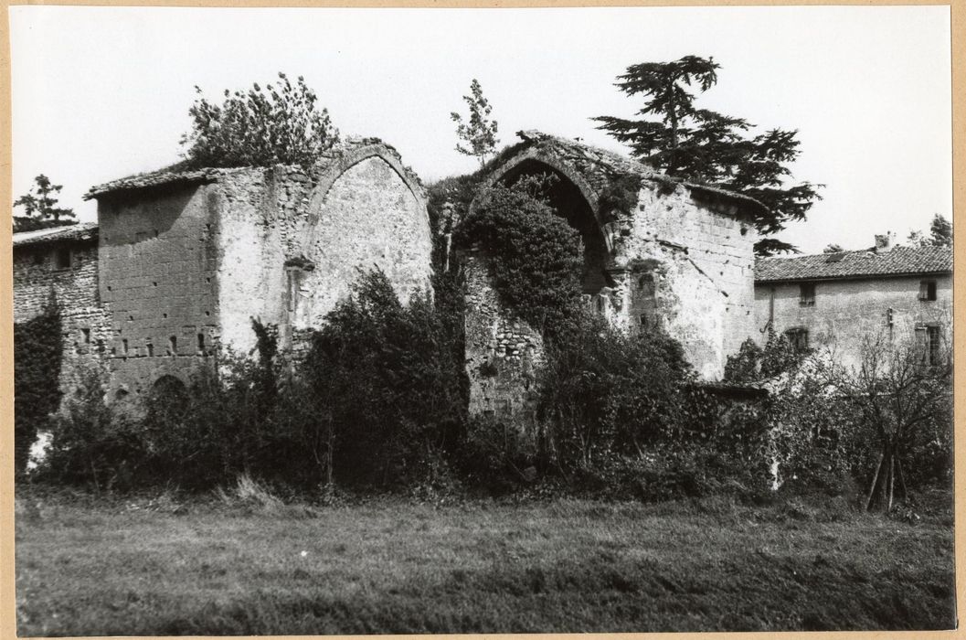 vestiges de la chapelle, vue générale depuis le Sud-Ouest