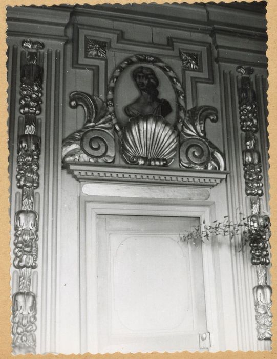 1er étage, grand salon, lambris de revêtement, détail