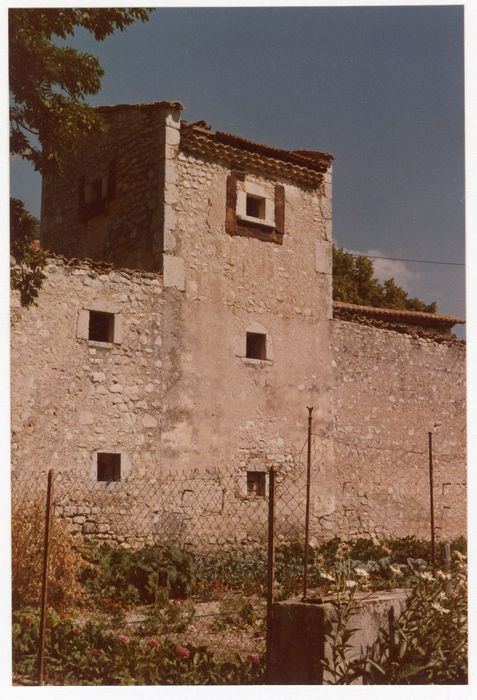 communs, pigeonnier