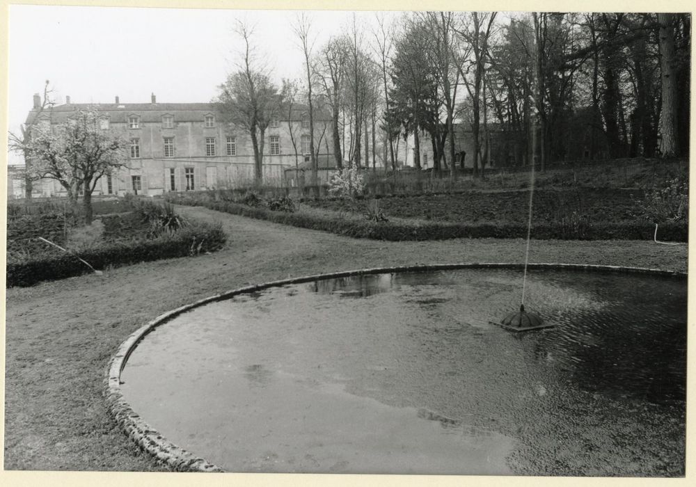 jardin, bassin ouest, vue partielle