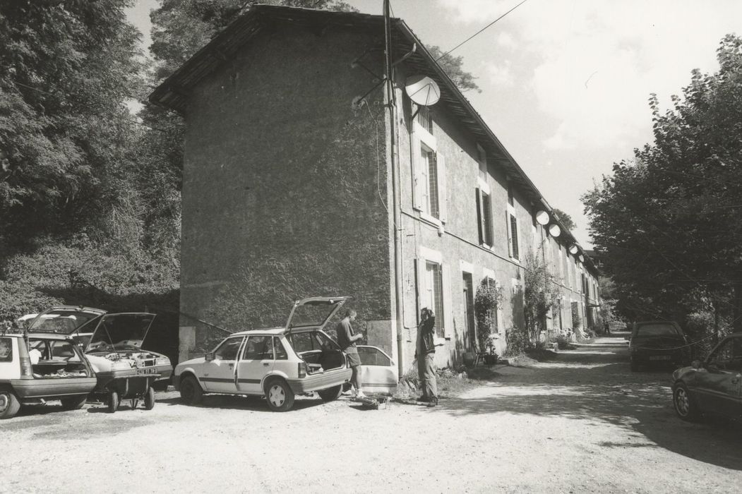 barre de logements ouvriers, vue générale des façades