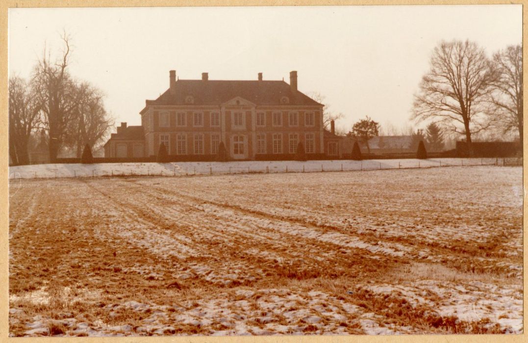 vue générale du château dans son environnement depuis le Nord