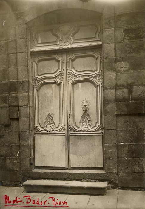 porte d’accès sur rue