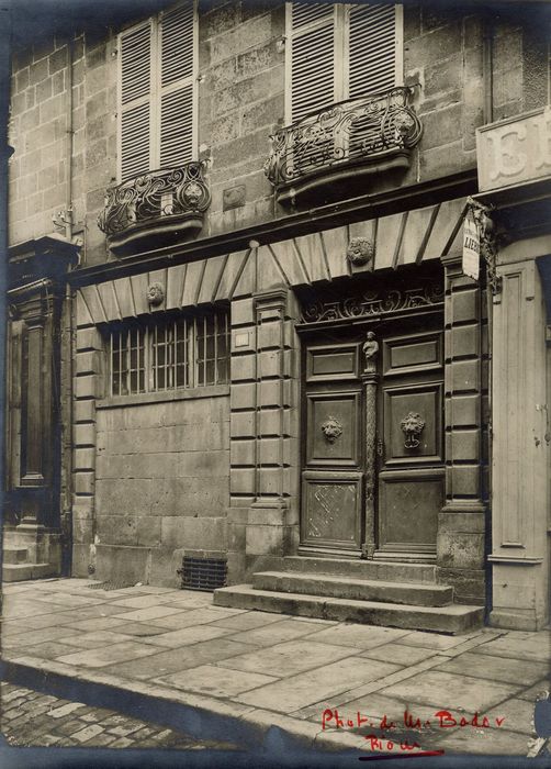 porte d’accès sur rue