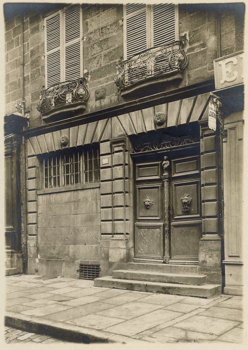 porte d’accès sur rue