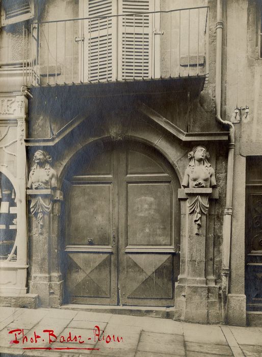 porte d’accès sur rue