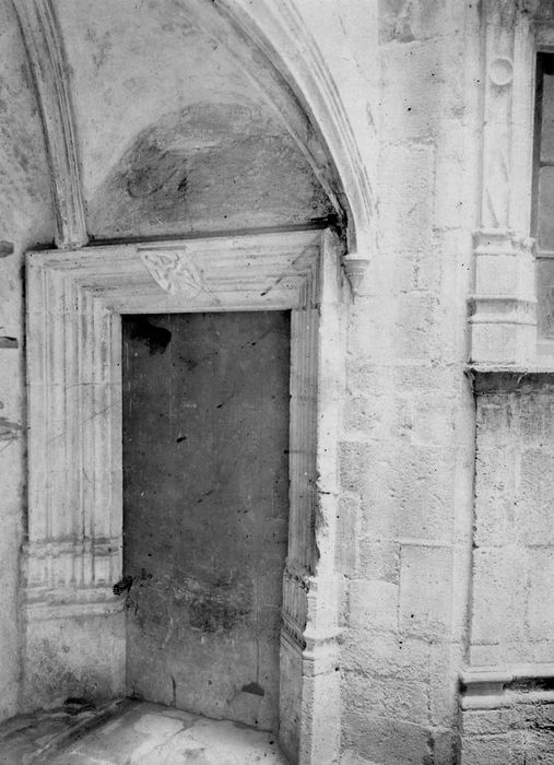 porte d’accès à la tourelle d’escalier