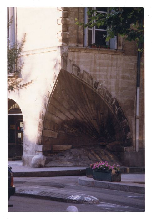 vue générale du traitement des maçonneries à l’angle des façades sur rues