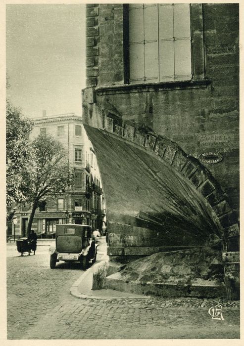 Vue générale du traitement des maçonneries à l’angle des façades sur rues