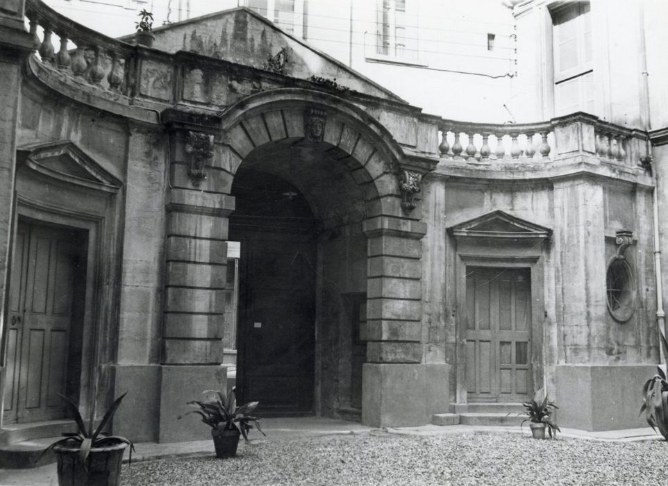 cour d’honneur, élévation interne du portail d’accès sur rue