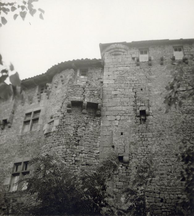 façade nord-est, vue partielle