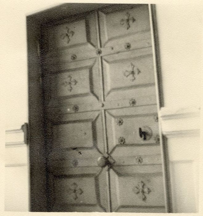 détail des vantaux d’une porte