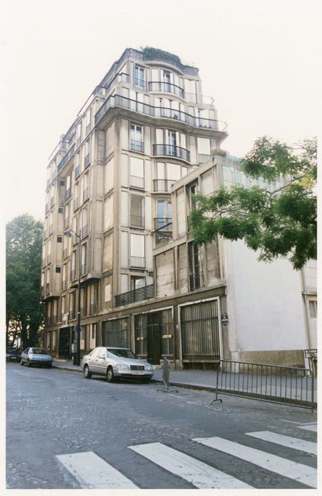 vue générale des façades depuis la rue Raynouard