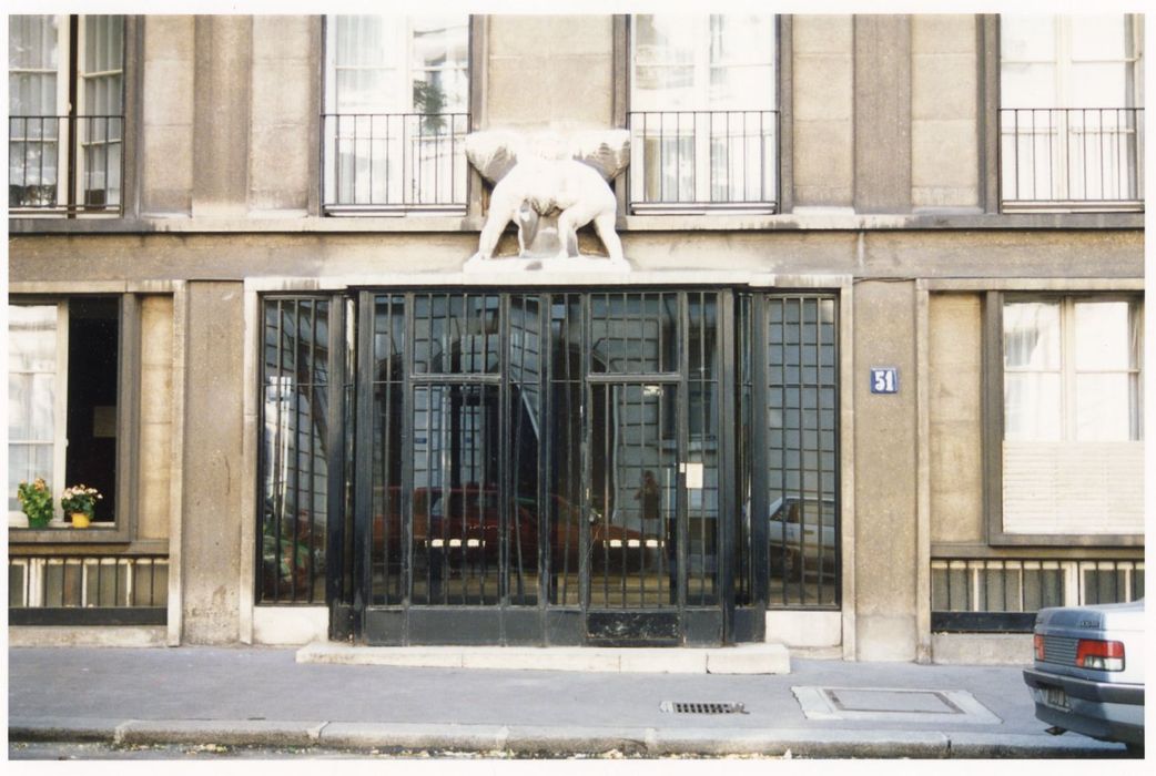 porte d’accès au n°51 de la rue Raynouard