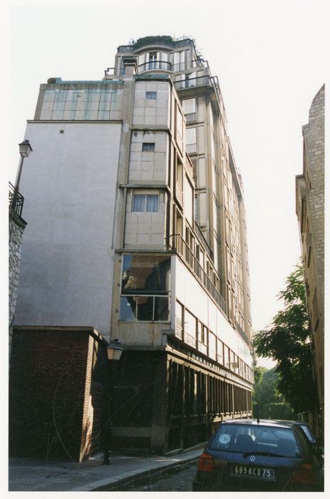 vue générale des façades depuis la rue Berton