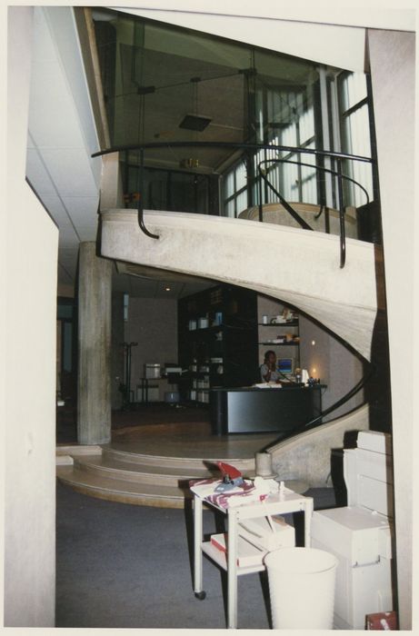 escalier de l’ancienne agence Perret