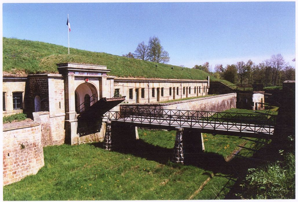 entrée du fort (photocopie numérisée)