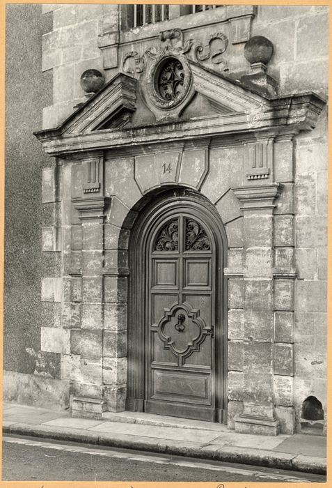 porte d’accès sur rue