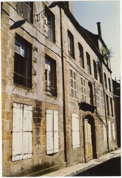 façade sur la rue de bayle