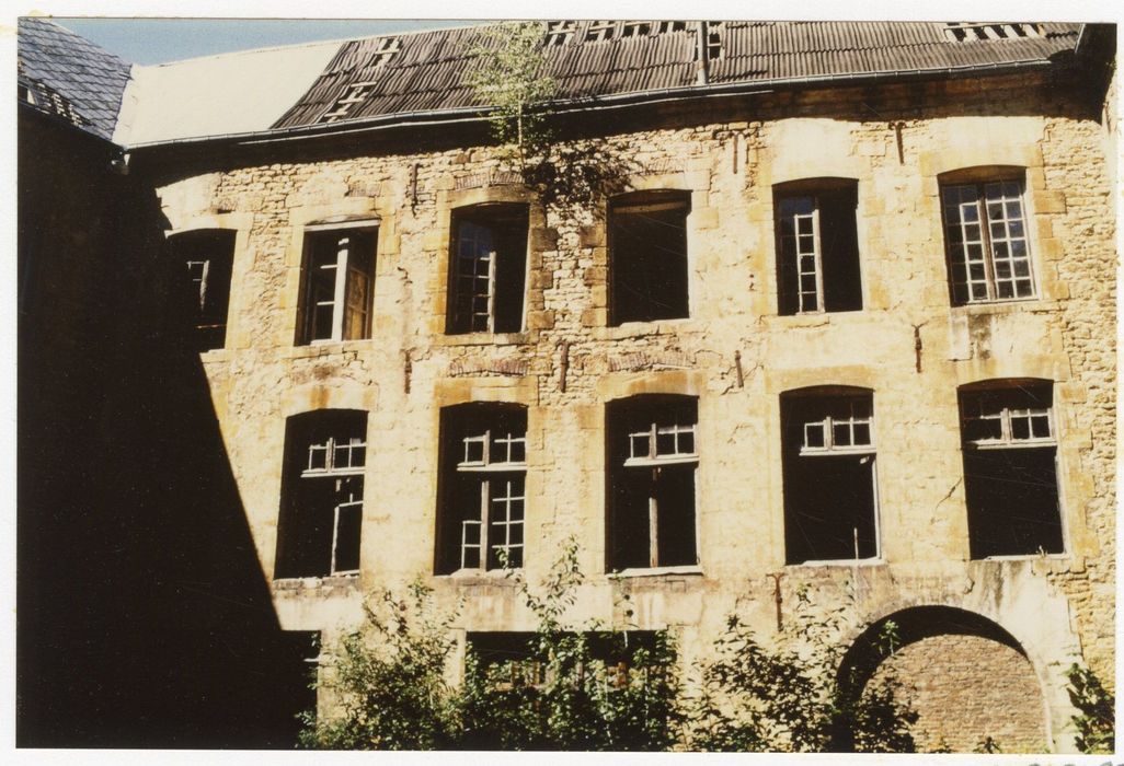 cour intérieure, aile nord, façade sud