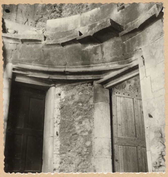 tour d’escalier, portes palières