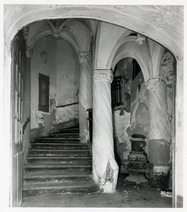 escalier monumental, rez-de-chaussée