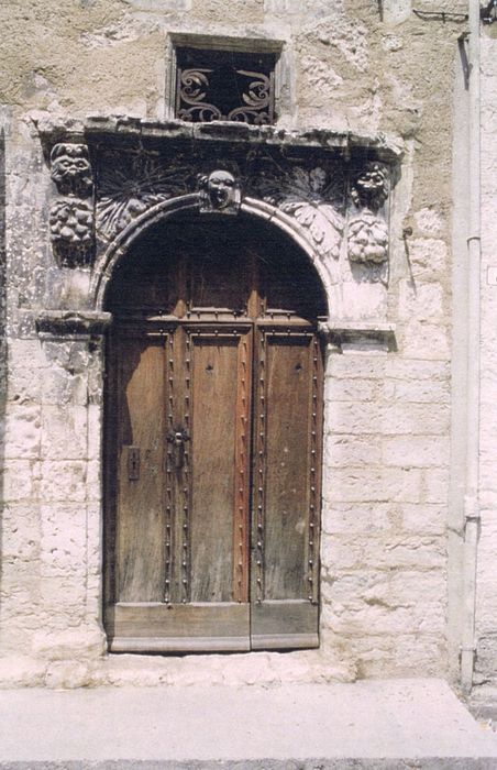 porte d’accès sur rue (photocopie numérisée)