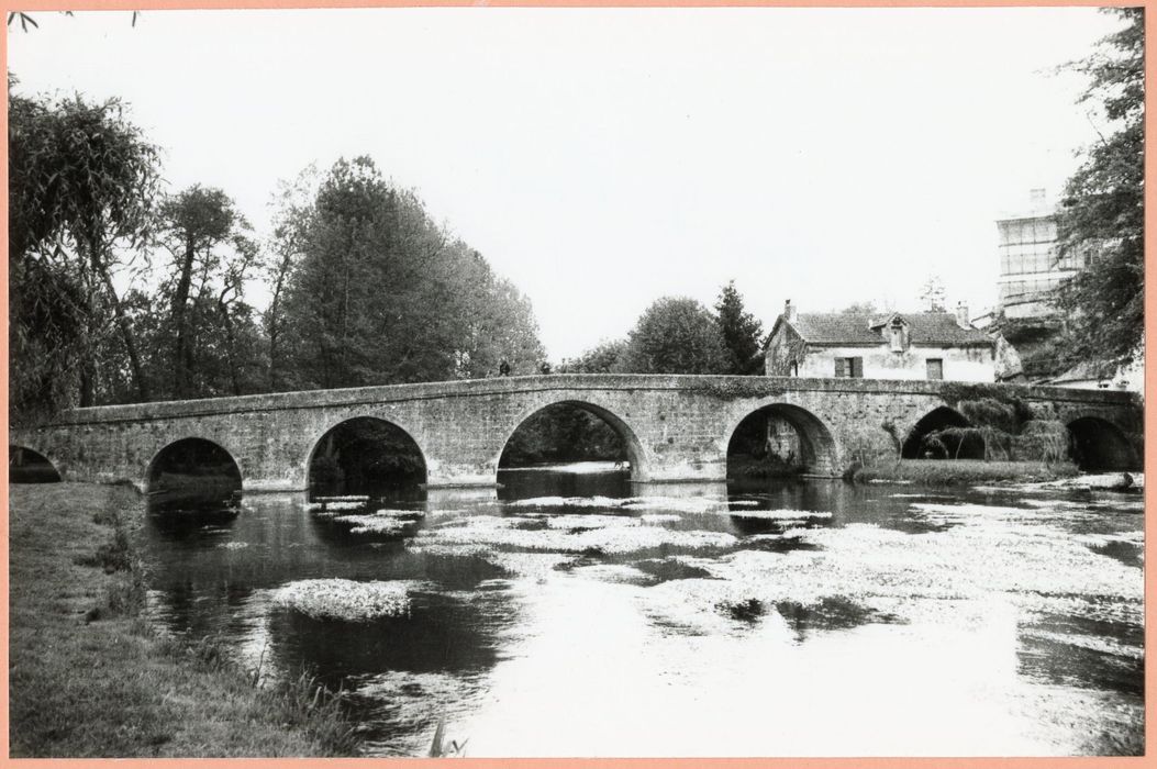 vue générale du pont depuis l’aval, rive nord