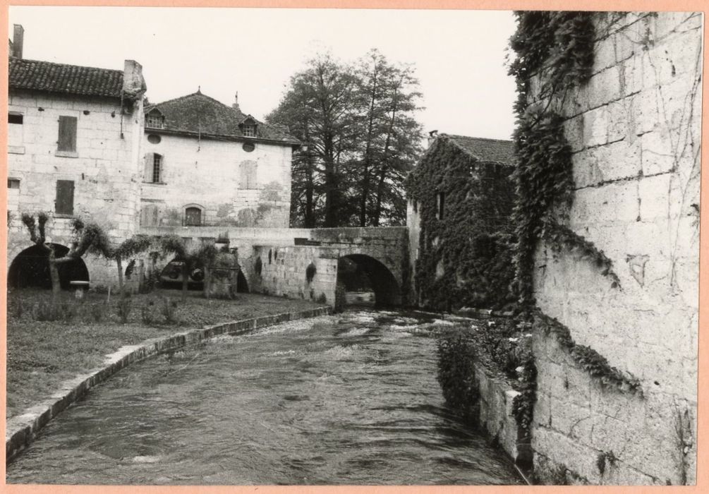 vue partielle de la tête de pont au sud