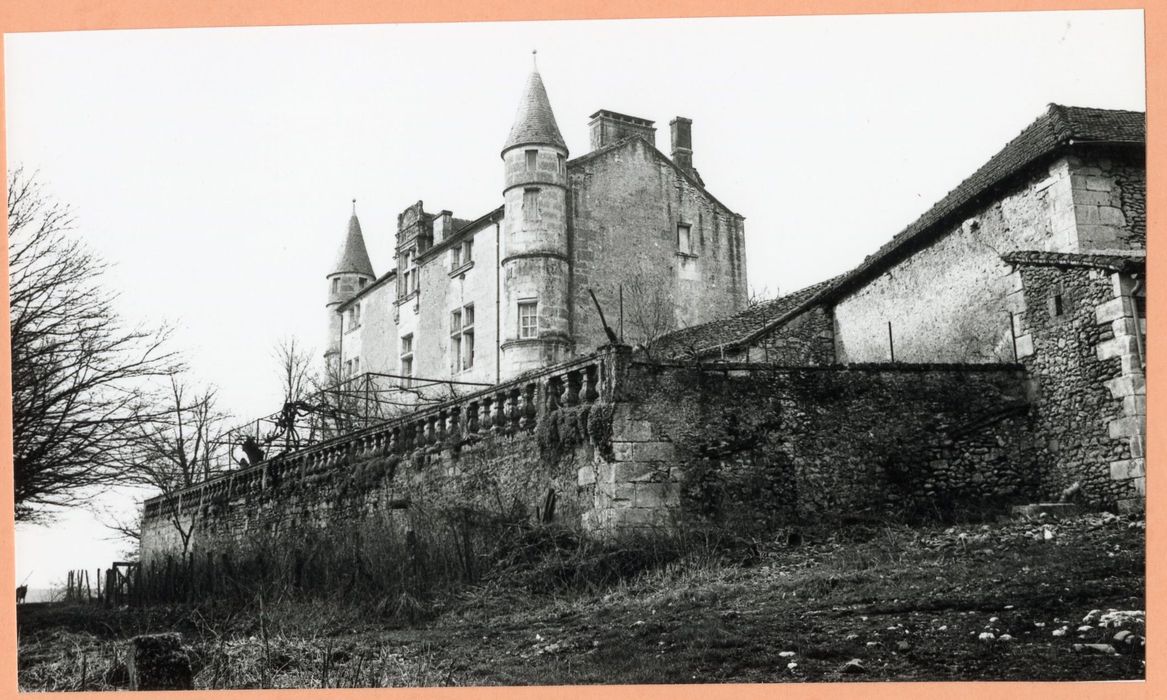 vue partielle du château depuis le l’Est