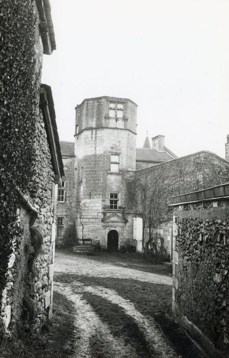 tourelle d’escalier, élévation nord-ouest