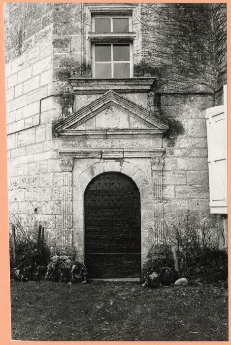 tourelle d’escalier, porte d’accès