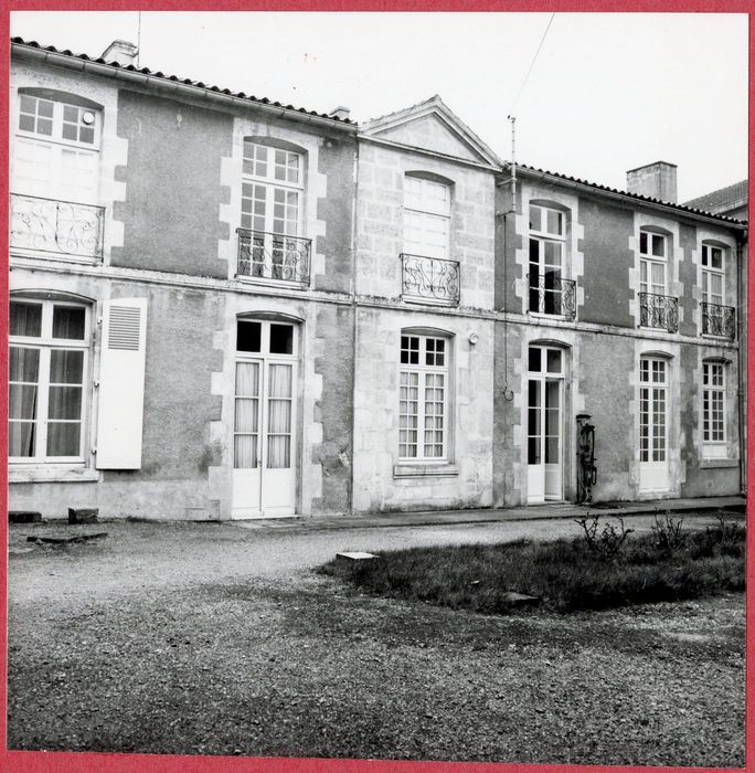 logis, façade nord-ouest