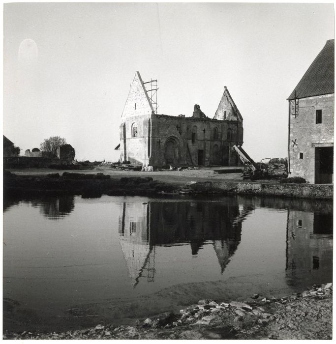 vue générale de la chapelle dans son environnement depuis le Sud-Ouest