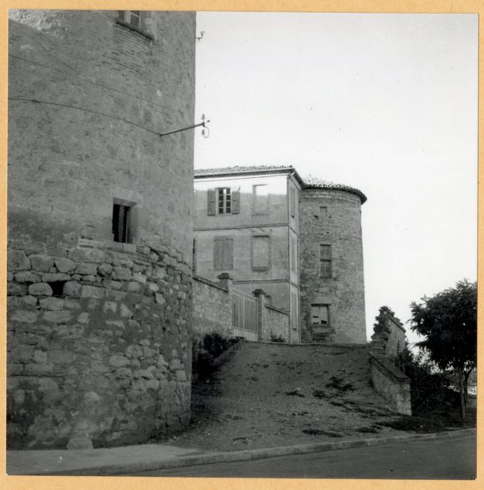 Vue partielle du château depuis la tour sud-est