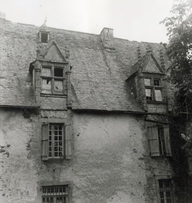 Façade ouest, vue partielle