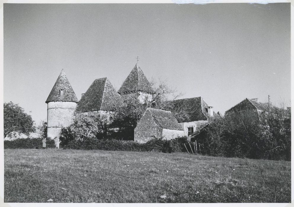 vue partielle des bâtiments depuis le Sud-Ouest