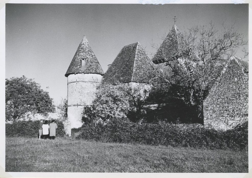 vue partielle des bâtiments depuis le Sud-Ouest