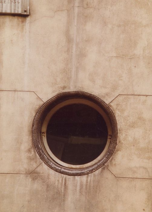 façade sur rue, détail d’une ouverture