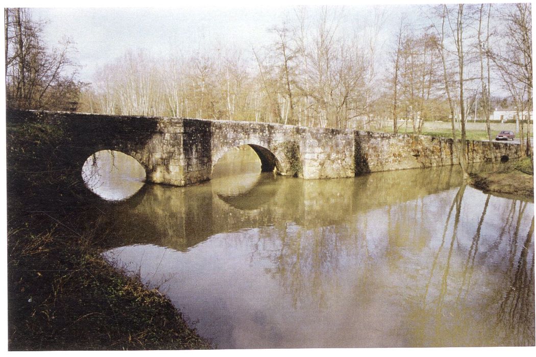 vue partielle du pont depuis l’amont (photocopie numérisée)
