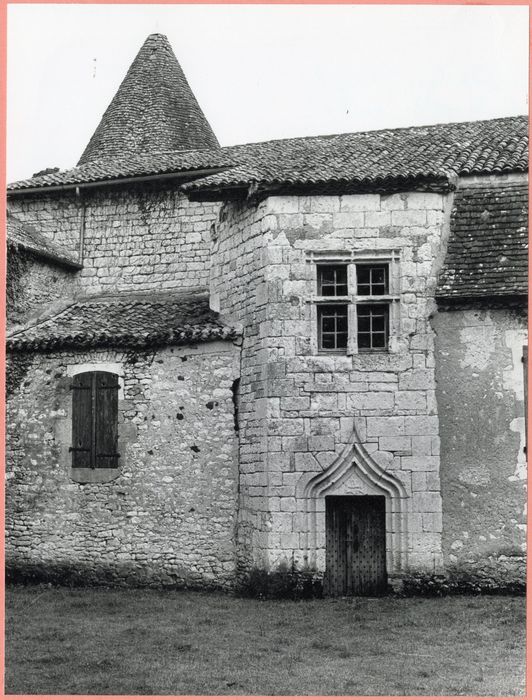 aile sud, façade nord-ouest, vue partielle