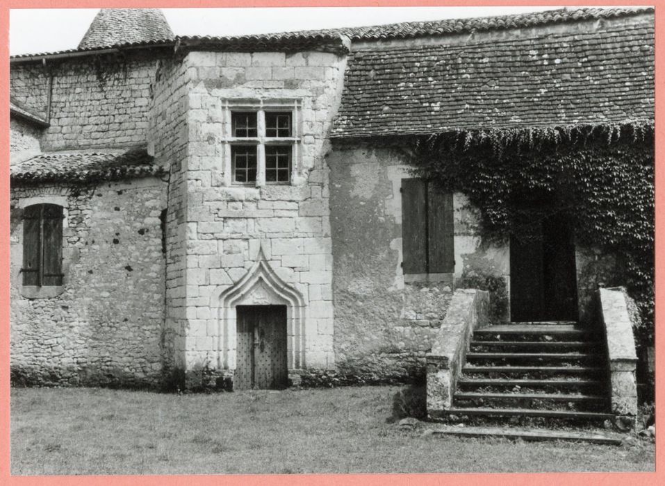 aile sud sur la cour d’honneur, façade nord-ouest