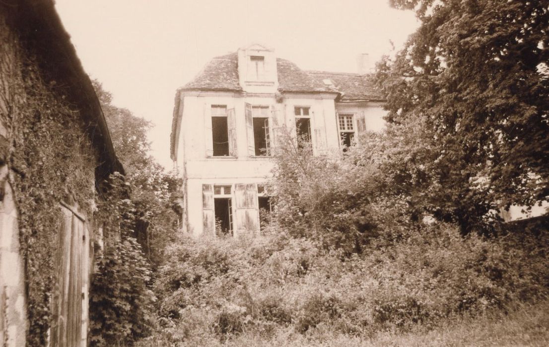 façade sud, vue partielle