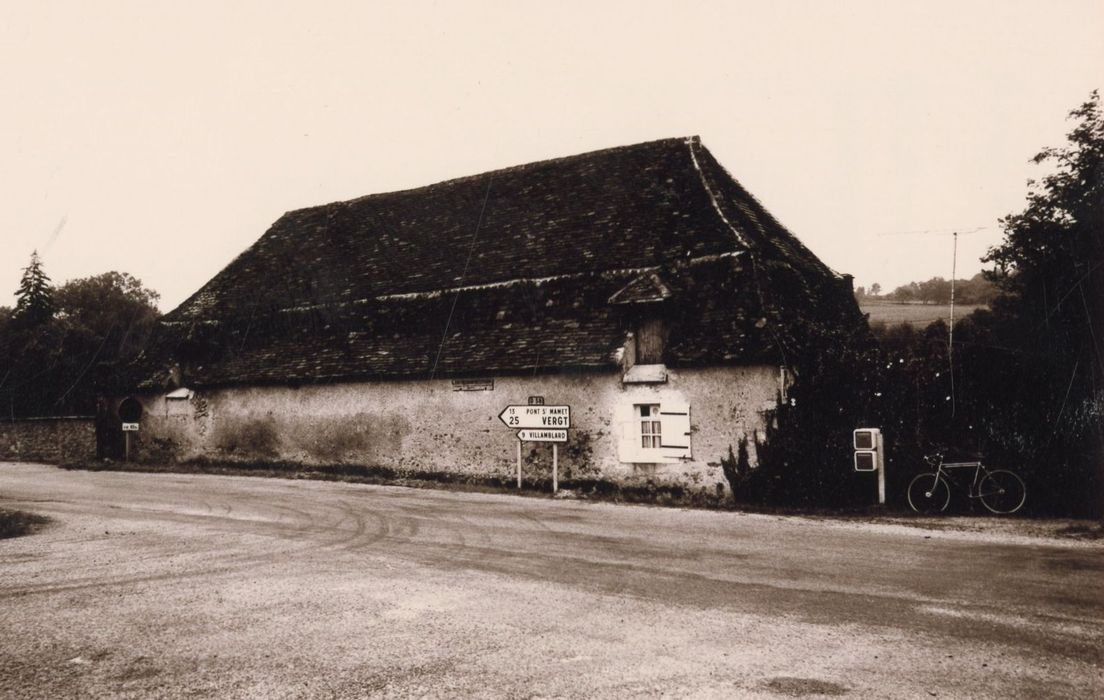 communs, façade nord