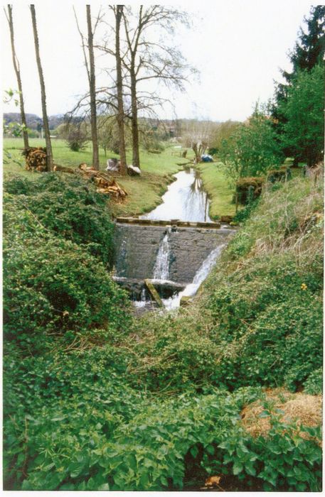 barrage et canal du ruisseau de Sauveboeuf (photocopie numérisée)