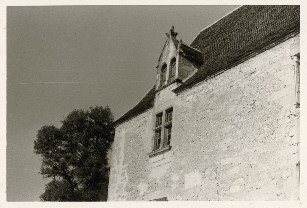 façade sud, détail d’une lucarne