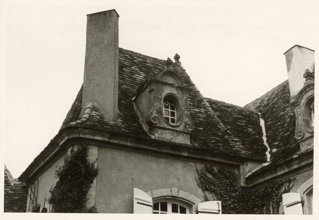 pavillon nord du logis, détail de la lucarne
